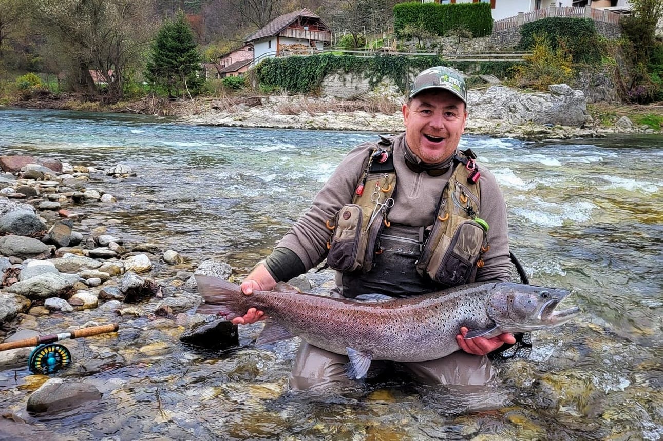 Fly fishing for hucho hucho in Savinja river, winter time!